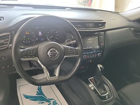 Used 2019 Nissan Rogue SV AWD/4WD image 7