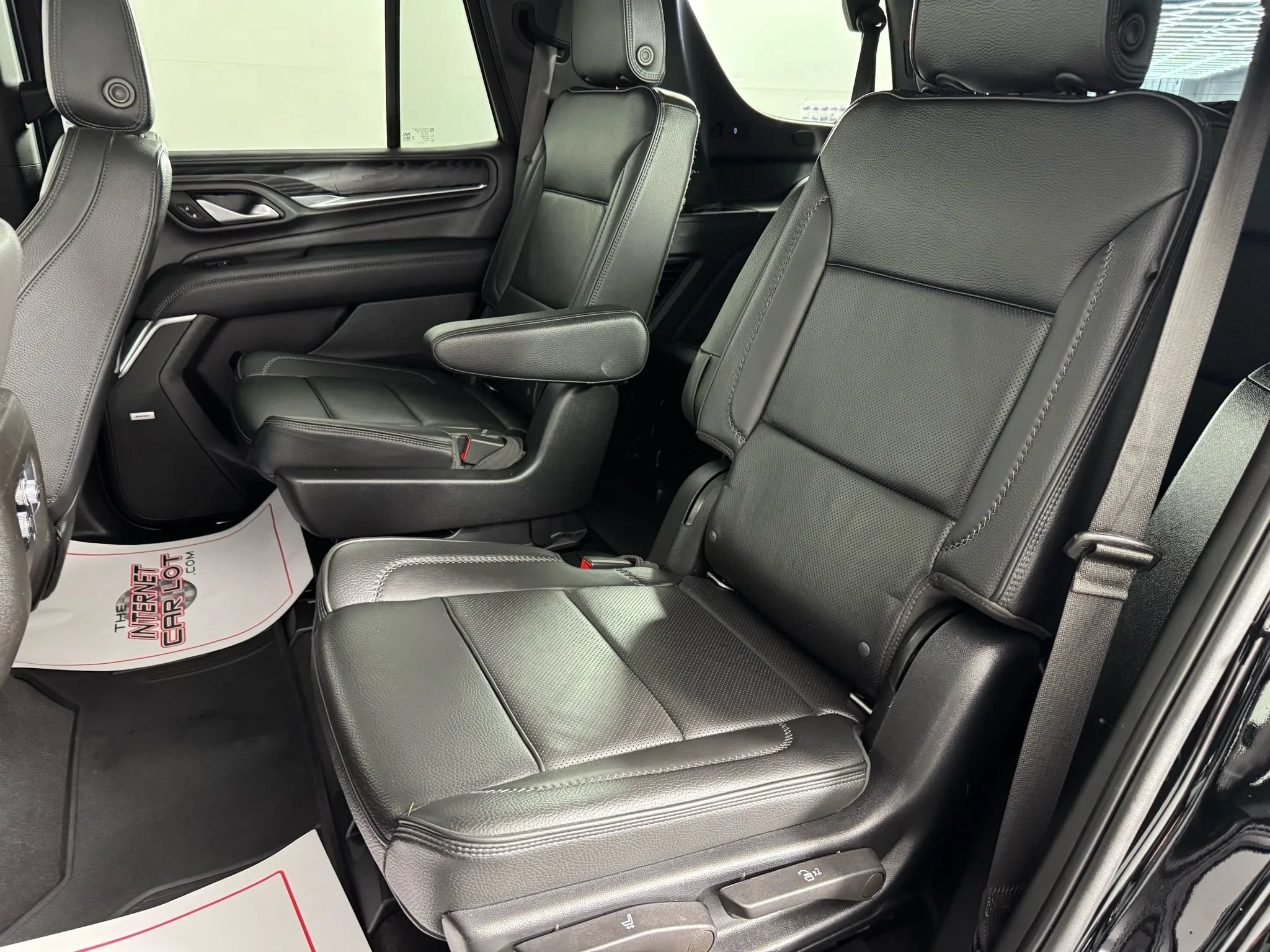 Used 2022 GMC Yukon Denali w/ Advanced Technology Package AWD/4WD image 43