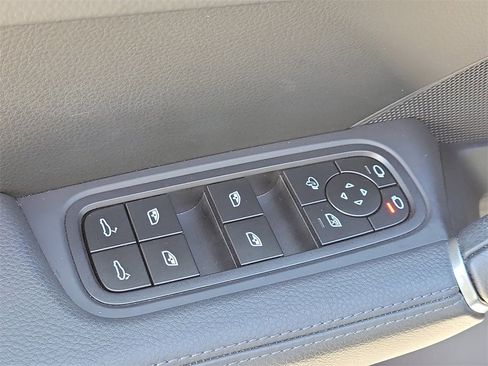 Certified 2023 Porsche Cayenne S Platinum image 26