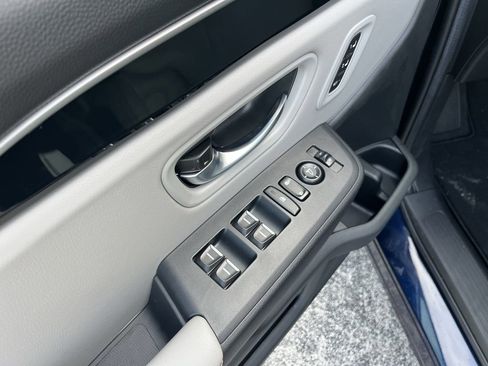 New 2025 Honda Pilot Touring image 9