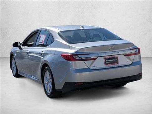 Used 2025 Toyota Camry LE FWD image 8