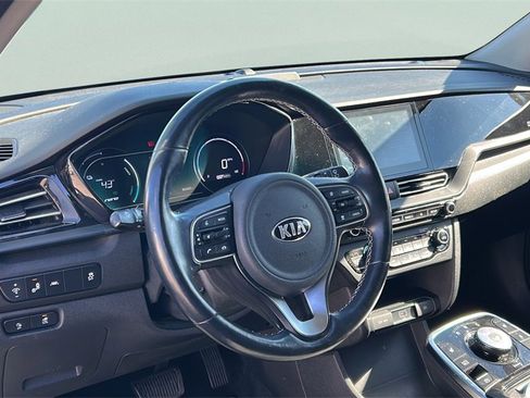 Used 2020 Kia Niro EX w/ Cold Weather Package image 14