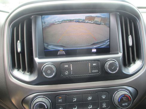 Used 2022 GMC Canyon AT4 w/ Trailering Package AWD/4WD image 6