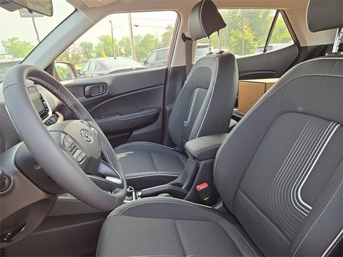 New 2025 Hyundai Venue Limited image 26