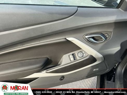 Used 2022 Chevrolet Camaro LT w/ Technology Package image 14