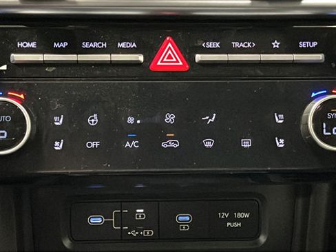 Used 2025 Hyundai Tucson Limited AWD/4WD image 18