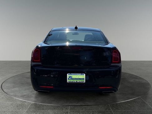 Used 2023 Chrysler 300 S RWD image 7