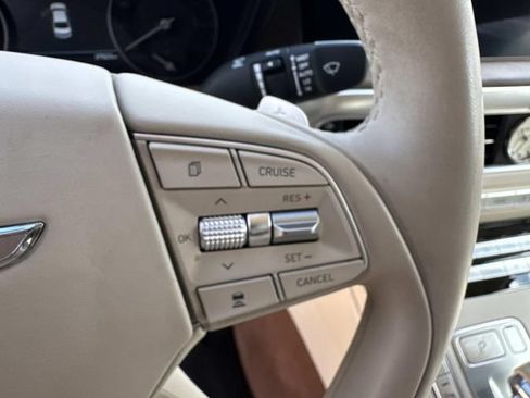 Used 2020 Genesis G90 3.3T Premium RWD image 33