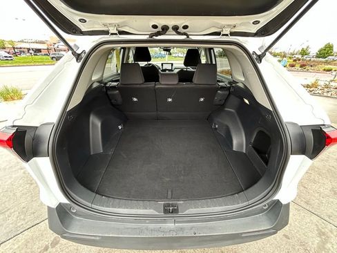 Used 2025 Toyota RAV4 LE AWD/4WD image 27