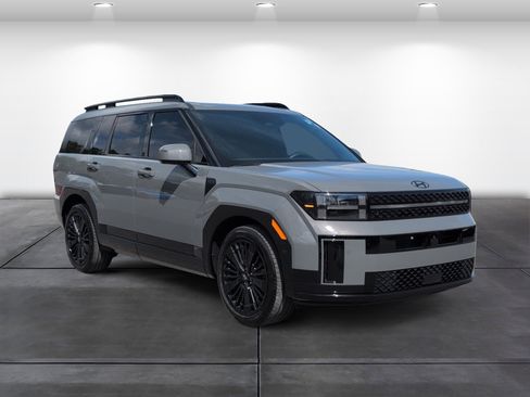 Used 2025 Hyundai Santa Fe Calligraphy image 2