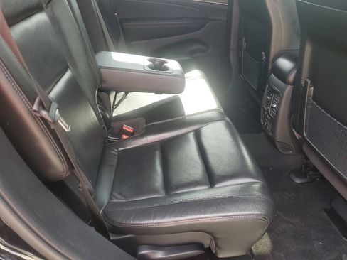 Used 2021 Jeep Grand Cherokee Limited AWD/4WD image 9