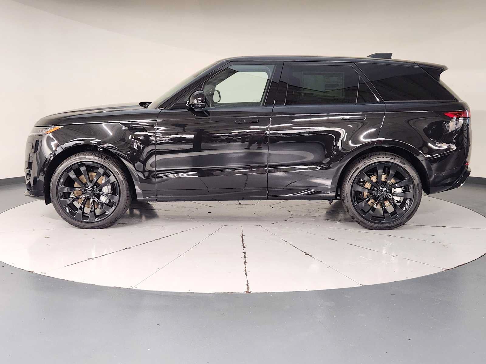 New 2027 Land Rover Range Rover Sport Dynamic SE AWD/4WD image 5
