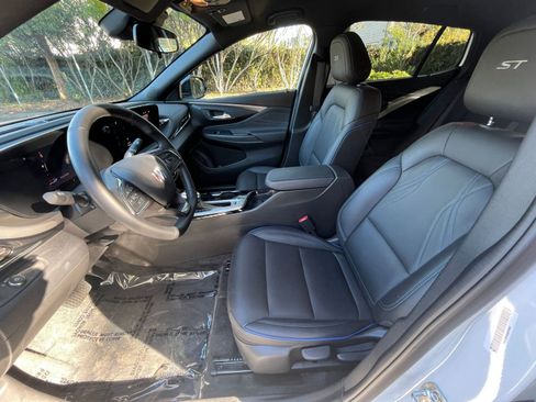 Used 2025 Buick Envista Sport Touring image 24