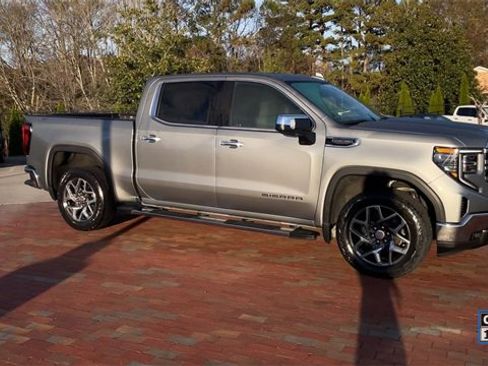 Used 2023 GMC Sierra 1500 SLT w/ SLT Premium Package image 3