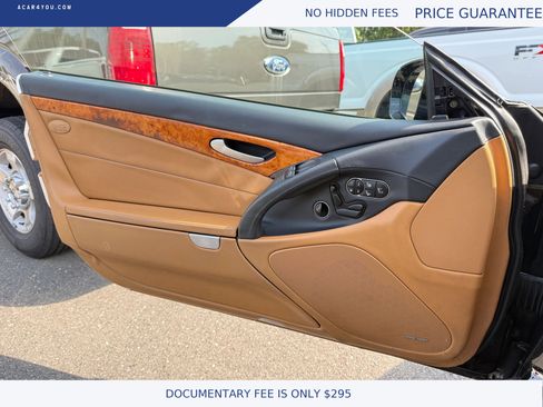 Used 2011 Mercedes-Benz SL 550 image 13