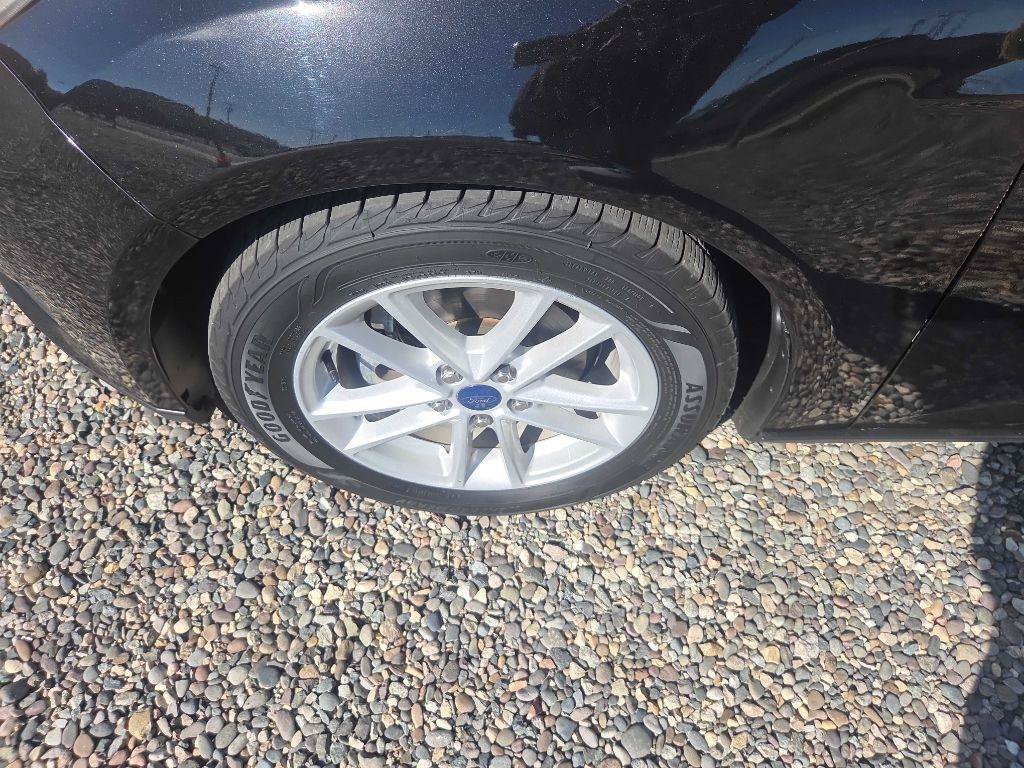 Used 2015 Ford Focus SE FWD image 22