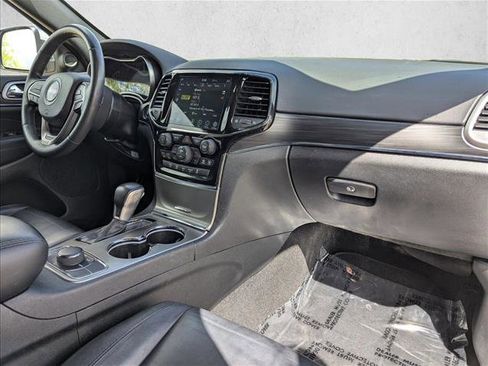 Used 2022 Jeep Grand Cherokee Limited image 23