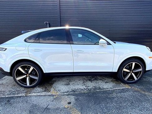 New 2025 Porsche Cayenne Coupe image 11