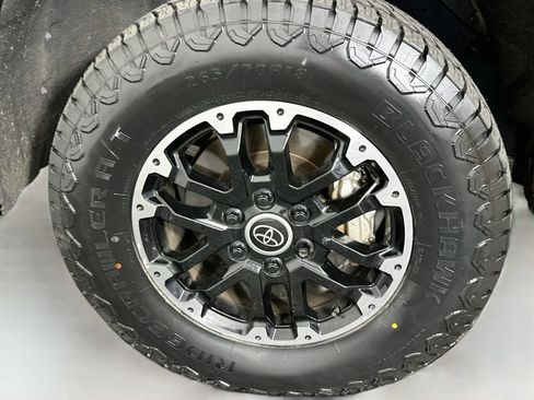 Certified 2022 Toyota Tundra SR5 w/ TRD Off-Road Premium Package AWD/4WD image 30