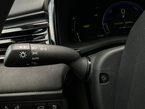 Used 2025 Toyota Camry LE image 34