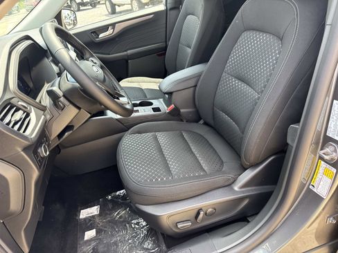 New 2025 Ford Escape Active w/ Active Premium Tech Pack image 7