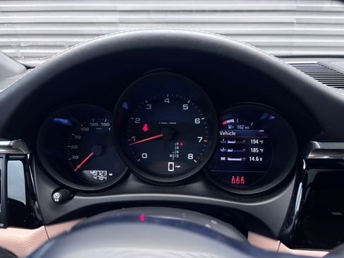 Certified 2021 Porsche Macan AWD/4WD image 15