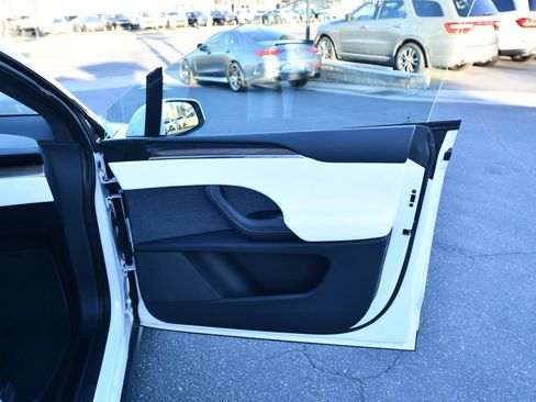 Used 2023 Tesla Model X AWD/4WD image 16