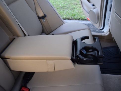 Used 2014 Mercedes-Benz C 300 4MATIC Sedan image 51