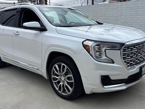 Used 2022 GMC Terrain Denali image 4