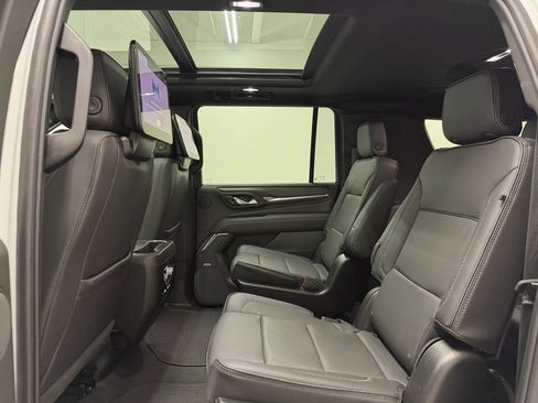 Used 2024 GMC Yukon XL Denali w/ Advanced Technology Package RWD image 16