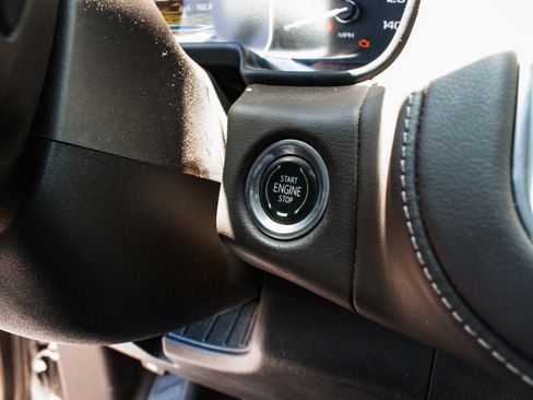 Used 2021 GMC Yukon SLE RWD image 17