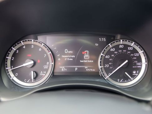 Used 2020 Toyota Highlander XLE AWD/4WD image 11