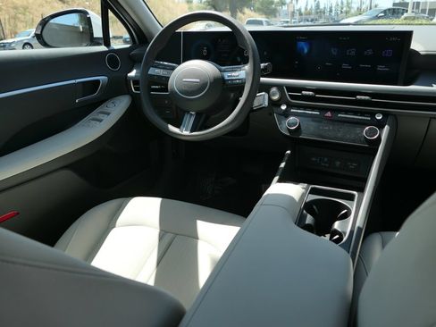 Certified 2025 Hyundai Sonata SEL FWD image 24