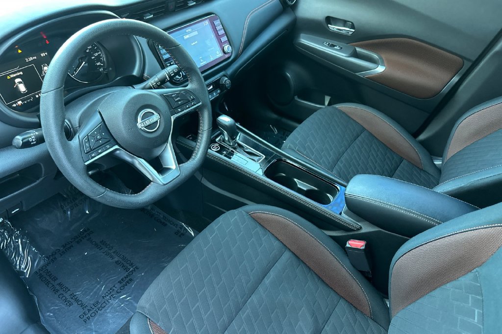 Used 2023 Nissan Kicks SR FWD image 9