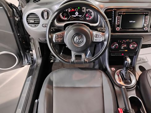Used 2013 Volkswagen Beetle 2.5 image 32