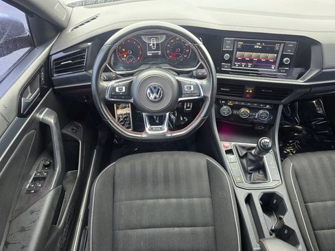 Used 2019 Volkswagen Jetta GLI FWD image 2