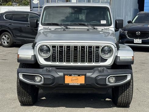 Used 2024 Jeep Wrangler Sahara image 8