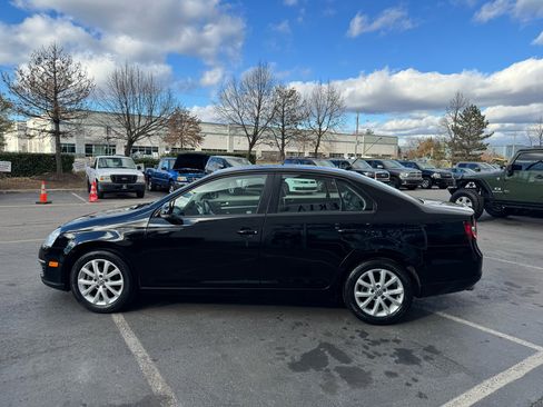 Used 2010 Volkswagen Jetta SE image 8