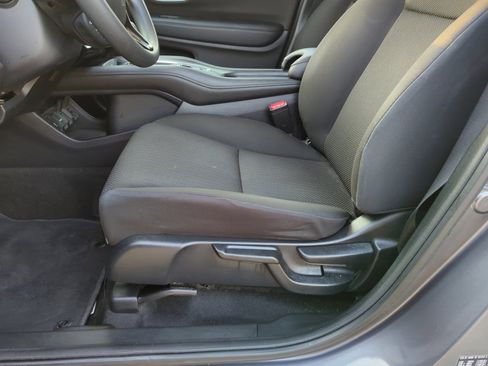 Used 2018 Honda HR-V EX image 11