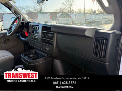Used 2017 Chevrolet Express 3500 image 8