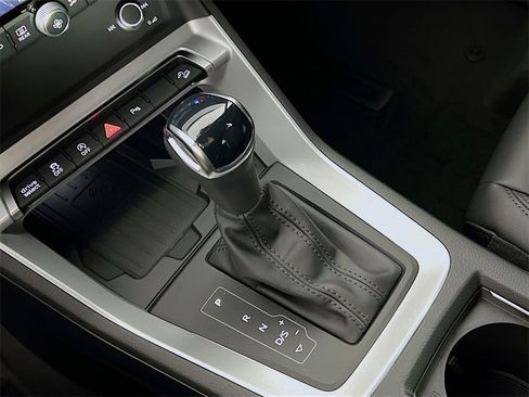 New 2025 Audi Q3 2.0T Premium image 17