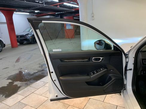 Used 2024 Honda Civic Touring image 12