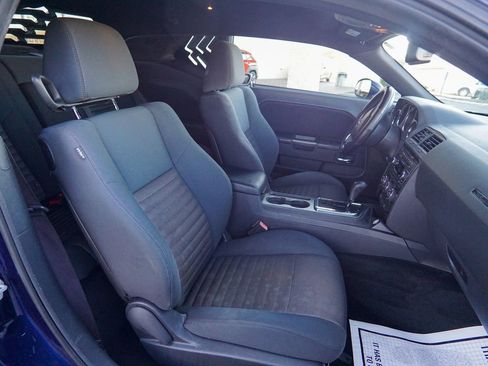 Used 2013 Dodge Challenger SXT image 22