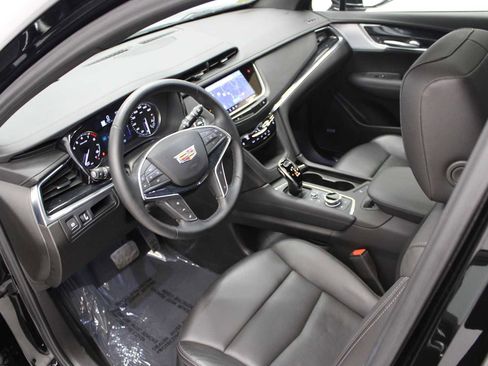 Used 2025 Cadillac XT5 Premium Luxury image 15