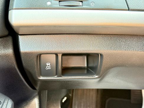 Used 2012 Honda Accord LX image 19