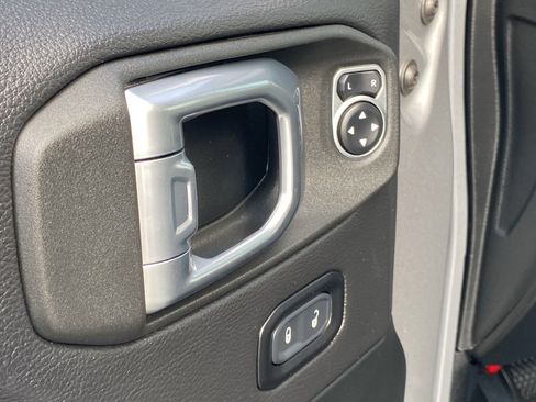 Used 2021 Jeep Wrangler Unlimited Rubicon AWD/4WD image 31