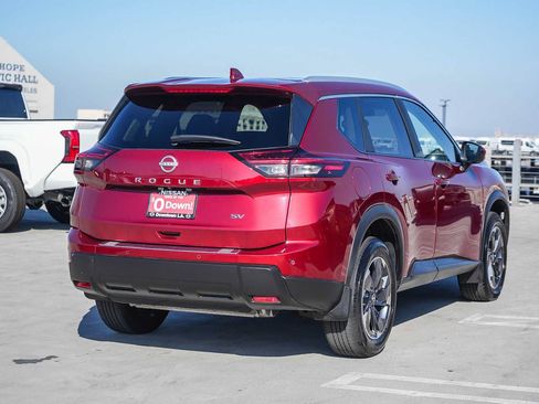 Used 2024 Nissan Rogue SV w/ SV Premium Package FWD image 6