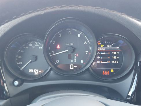 Used 2024 Porsche Macan image 16