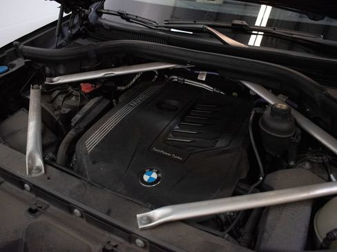 Used 2022 BMW X5 xDrive40i w/ Premium Package AWD/4WD image 10