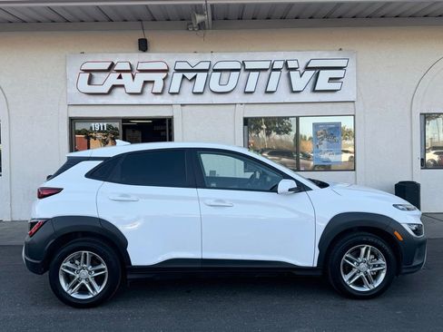 Used 2022 Hyundai Kona SE image 3